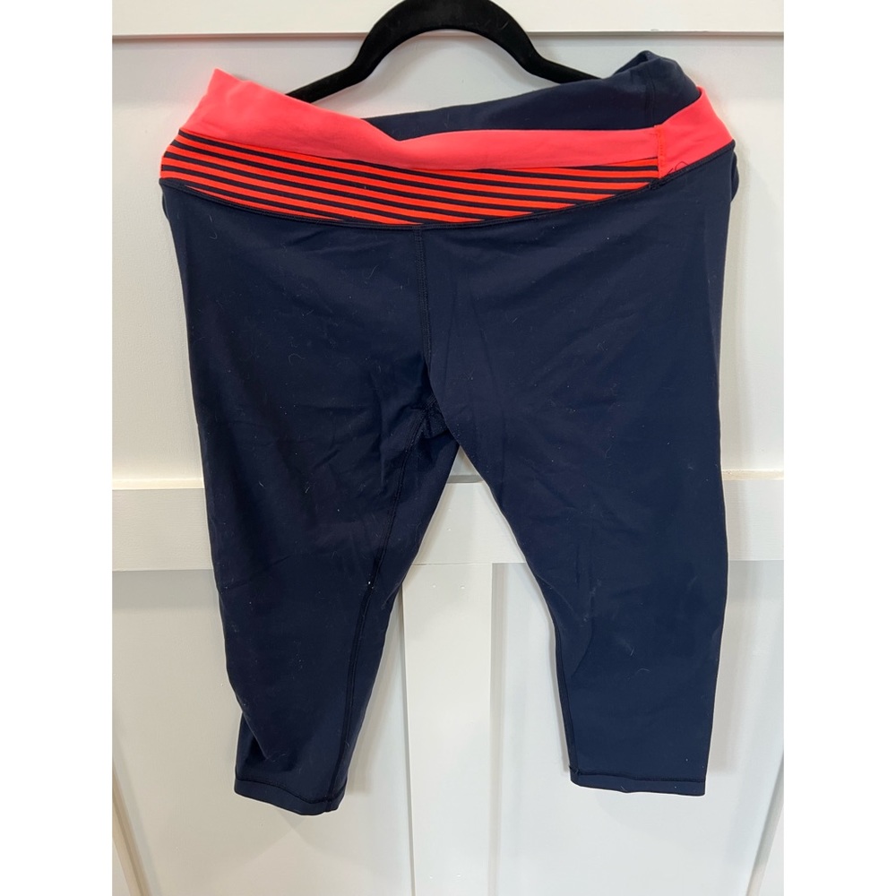 Lululemon navy crop leggings